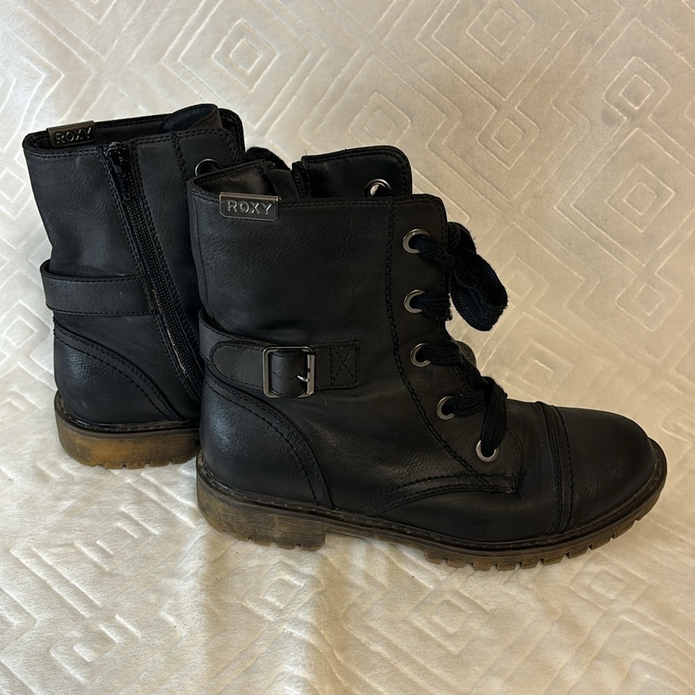 Roxy combat boot. Size 6 - Picture 2 of 7